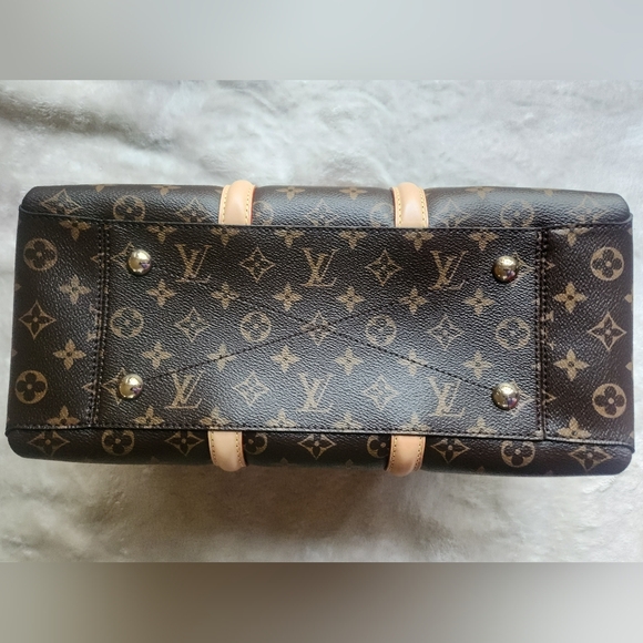 Louis Vuitton Soufflot MM Monogram Shoulder Bag Brown - Picture 5 of 15